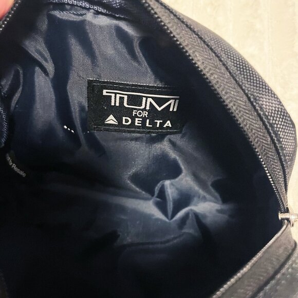 TUMI for Delta Black Zipper Small Tote Carrier Travel Case - Picture 2 of 5
